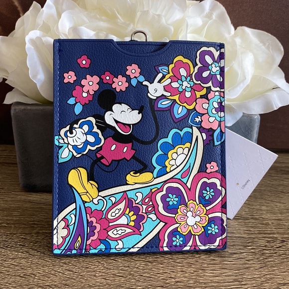 VB Disney Passport Wallet NWT - Picture 7 of 7